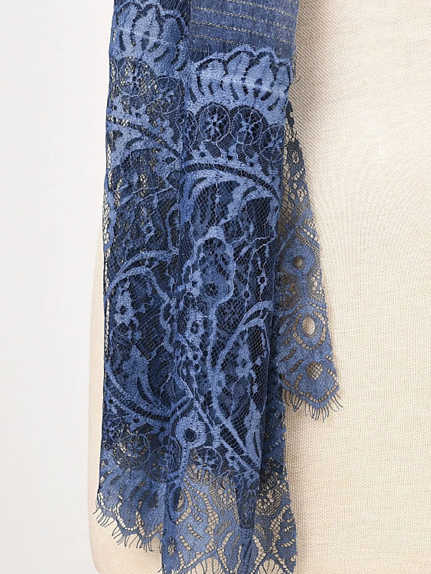 Net Border Shimmer Scarf